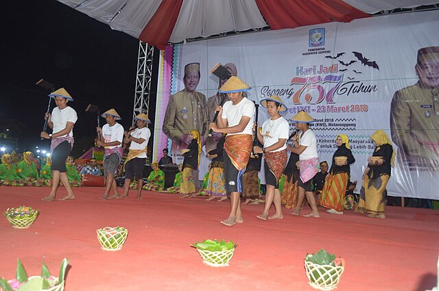u334-Sendratari_Prosesi_Mappadendang