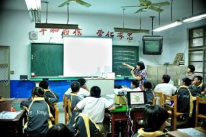 u334-Teachers_and_students_at_Baozhong_Junior_High_School_20121123_03