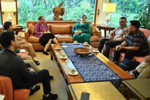 u336-DubesKamala_mengadakan_diskusi_bersama_para_ahli_HAM_Indonesia_54195334253