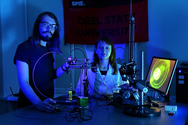 u337-640px-Fluorescence_Imaging_Experiment_01
