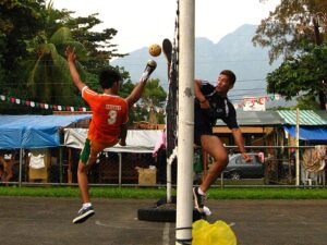 u338-640px-Sepak_Takraw_3828519859_cropped