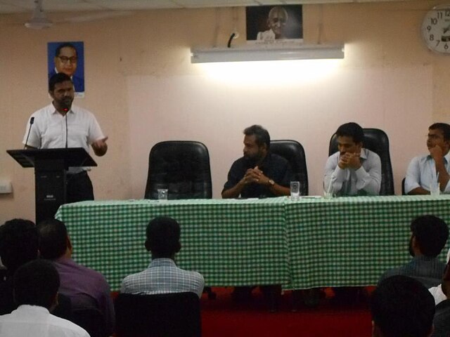 u338-Dr.Shahnawaz_Ahmed_Malik_speaking_on_Law_Day_in_2016