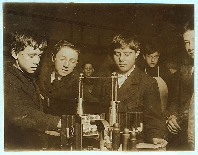 u338-Vocational_School_Buffalo_New_York_1910